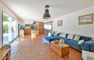 Maisons de vacances Stunning Home In Saint Martin De Crau : photos des chambres