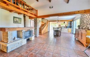 Maisons de vacances Stunning Home In Saint Martin De Crau : photos des chambres