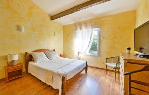 Maisons de vacances Stunning Home In Saint Martin De Crau : photos des chambres