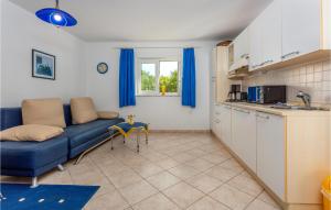 1 Bedroom Lovely Apartment In Malinska