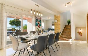 Cozy Home In Rovanjska 