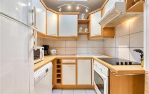 2 Bedroom Stunning Home In Fécamp