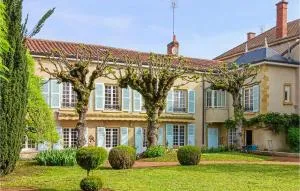 7 Bedroom Awesome Home In Charlieu - Saint-Julien-de-Jonzy