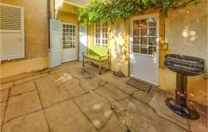 7 Bedroom Awesome Home In Charlieu