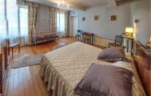 7 Bedroom Awesome Home In Charlieu