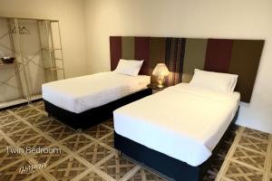 กมุทมาศ สวรรคโลก