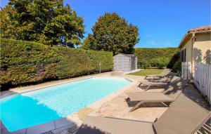 Maisons de vacances 3 Bedroom Beautiful Home In Montelimar : photos des chambres