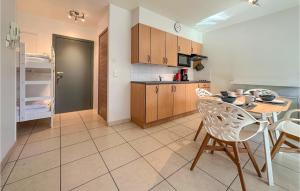 1 Bedroom Lovely Apartment In Bredene