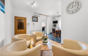 Gorgeous Apartment In Vodice With Kitchen 