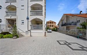 2 Bedroom Awesome Apartment In Vodice 