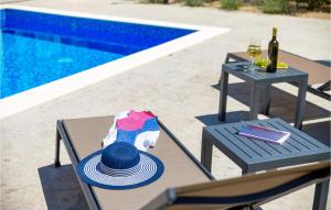 2 Bedroom Nice Apartment In Malinska