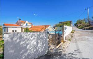 4 Bedroom Stunning Home In Skradin