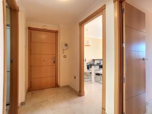2239-Lovely 2 bedrooms with pool and paddle court