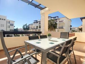 2239-Lovely 2 bedrooms with pool and paddle court