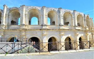 Maisons de vacances Lovely Home In Arles With Wifi : photos des chambres