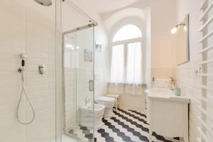 Colosseo two rooms two bathrooms