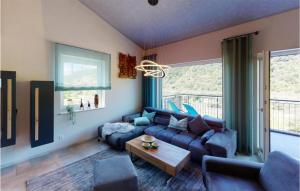 Lovely Apartment In Burgen With Wifi