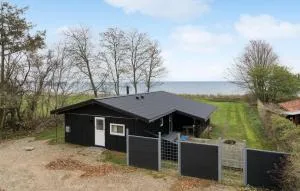 3 Bedroom Lovely Home In Bjert - Middelfart