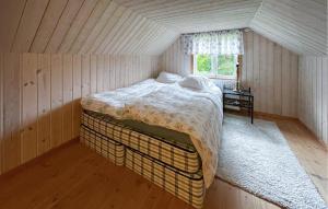 2 Bedroom Stunning Home In Öxnevalla