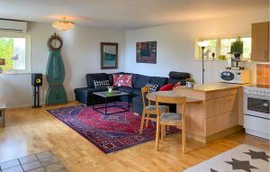 2 Bedroom Cozy Home In Huskvarna