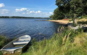 3 Bedroom Gorgeous Home In Ljungby