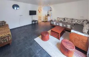 2 Bedroom Nice Apartment In Béziers - Maureilhan-et-Raméjan