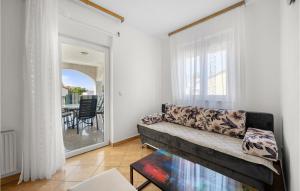 Awesome Apartment In Vodice With Wifi 