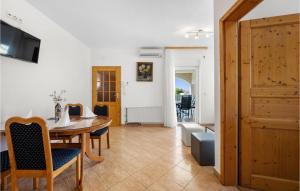 Awesome Apartment In Vodice With Wifi 