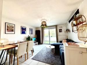 Appartements Bel Appartement T3 de 60m2 avec Parking, Terrasse, proche du Metro et du Periph : photos des chambres
