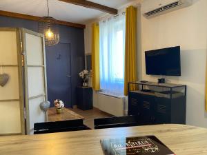 Maisons de vacances Le Cocon Boheme - maison climatisee au coeur de Sarlat - Parking - Piscine chauffee - Spa et massages : photos des chambres