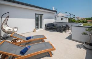 4 Bedroom Stunning Home In Nova Vas 