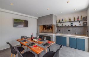 Three-Bedroom Holiday Home In Porec