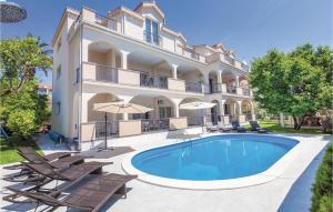 Beautiful Apartment In Kastel Stafilic