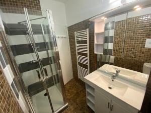 Appartements Charmant Appartement 3 Pieces a Arette - 2 Chambres, Casiers a Skis, Parkings Gratuits - FR-1-602-26 : photos des chambres