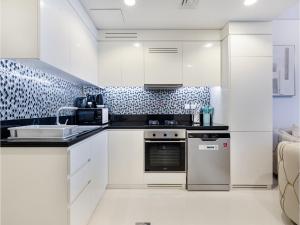 ALiving Elegant 2BR plus Maids Room I Aykon City, Business Bay- 4016