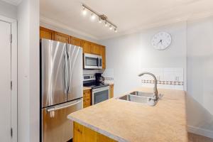 Town Plaza 427