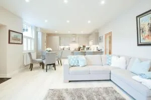 Elegant Epsom Flat in Period Building - 切辛顿