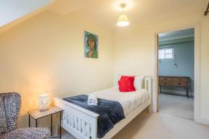 Fabulous Central 3Bed Apt - With Parking