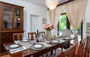 4 Bedroom Awesome Home In Krnica