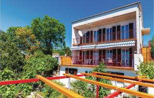 Nice Apartment In Crikvenica With House Sea View 