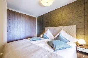 Ferienwohnung Sonnenberg- 5-Sterne Komfort mit Blick auf Ostsee und Bodden