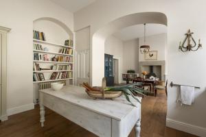 The West Wing, Stagshaw House