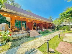 Aow Thai Homestay