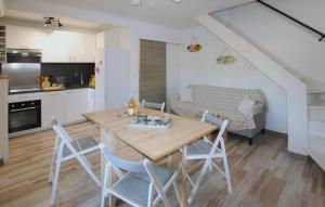 Maisons de vacances Stunning Home In La Londe Les Maures : photos des chambres