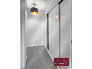 Bracknell - 1 Bedroom House - Parking