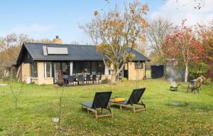 3 Bedroom Amazing Home In Hurup Thy