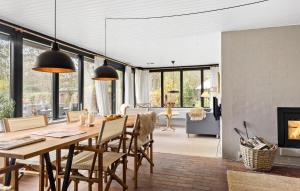 3 Bedroom Amazing Home In Hurup Thy