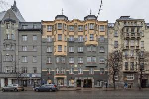 Bright studio apartment