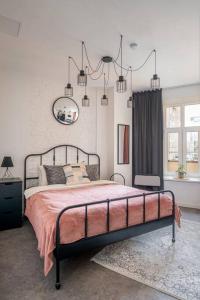 Bright studio apartment