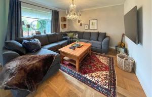 Beautiful Home In Dalsjöfors With Sauna